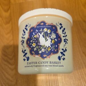 Bath & Body Works Easter Candy Basket Candle - White and Blue